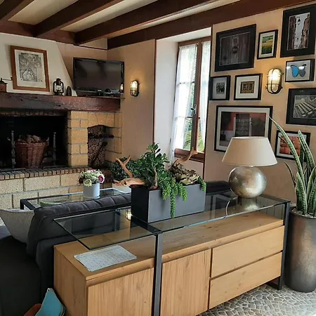 Ferienhaus Maison Avec Jardin Clos Et Cheminee, Proche La Rochefoucauld - Fr-1-653-164 *