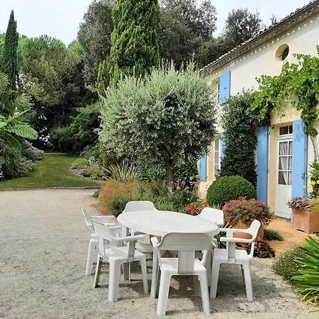 Maison Avec Jardin Clos Et Cheminee, Proche La Rochefoucauld - Fr-1-653-164 Ferienhaus *