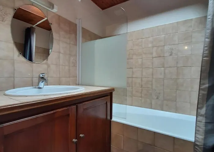 Maison Avec Jardin Clos Et Cheminee, Proche La Rochefoucauld - Fr-1-653-164 Bunzac