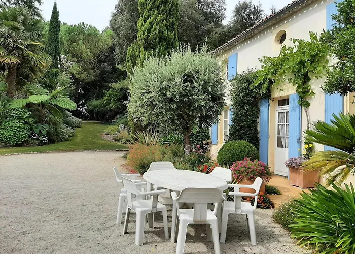 Maison Avec Jardin Clos Et Cheminee, Proche La Rochefoucauld - Fr-1-653-164 Casa de Férias *